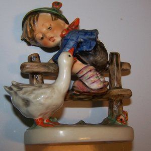 Goebel Hummel HUM 195 2/0 BARNYARD HERO Boy & Goos